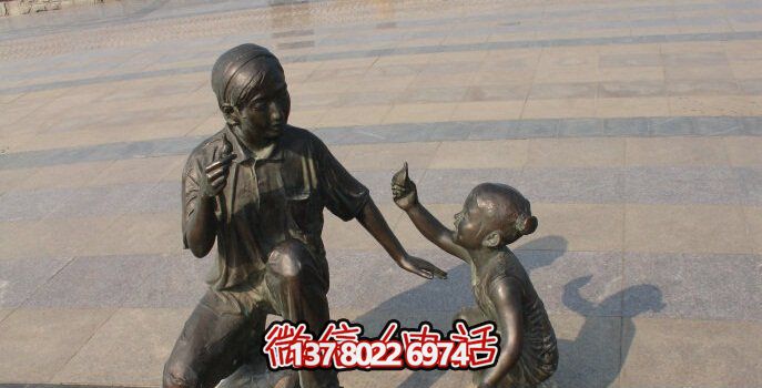 母女銅雕一次游覽公園、參與游戲、體驗(yàn)雕塑的絕佳體驗(yàn)