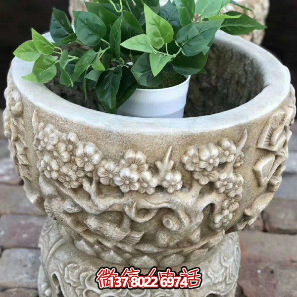 精美藝術(shù)石雕花盆，讓繁復(fù)多彩的花紋與浮雕結(jié)合，打造出精美的大理石雕塑