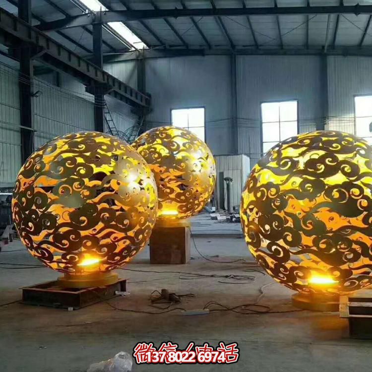 創意不銹鋼鏤空景觀擺件，為廣場帶來濃濃的藝術氣息