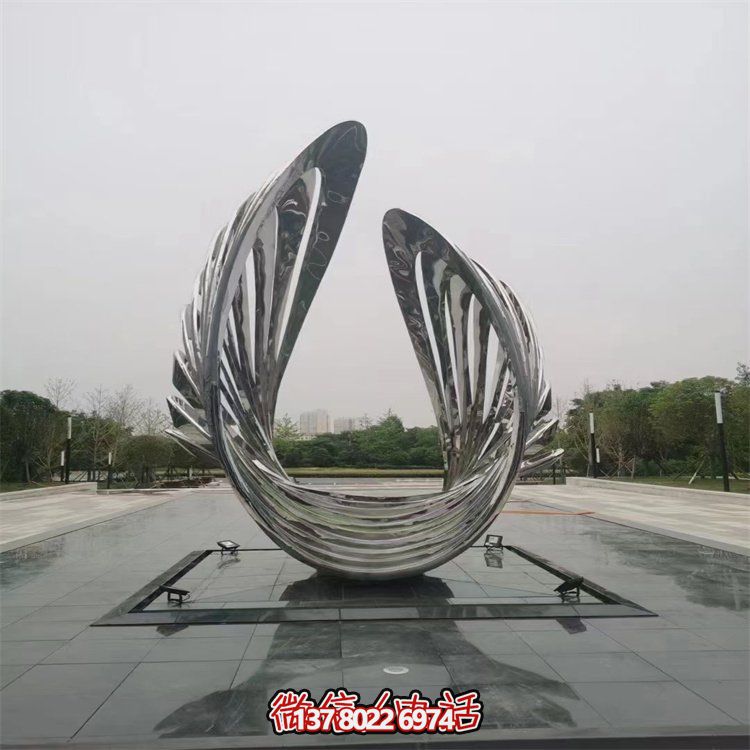 不銹鋼抽象翅膀藝術雕塑，為戶外廣場增添獨特景觀