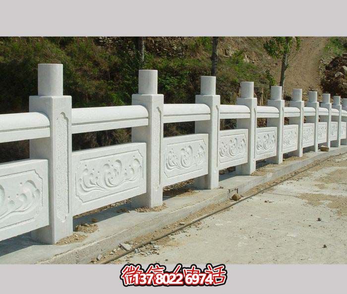 漢白玉欄桿石雕，為景區山道增添美感