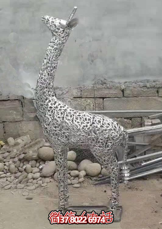 以藝術打造不銹鋼小鹿雕塑，讓戶外園林景觀更加鏤空精美