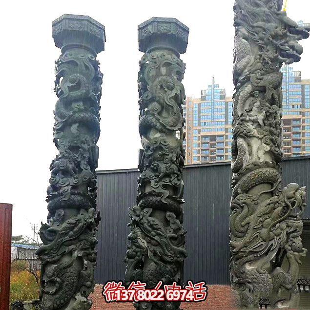 仿青石中國(guó)龍柱，為酒店門(mén)前增添靈動(dòng)氣息
