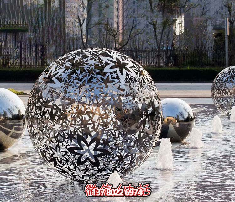 不銹鋼噴泉球雕塑，創(chuàng)意點亮廣場