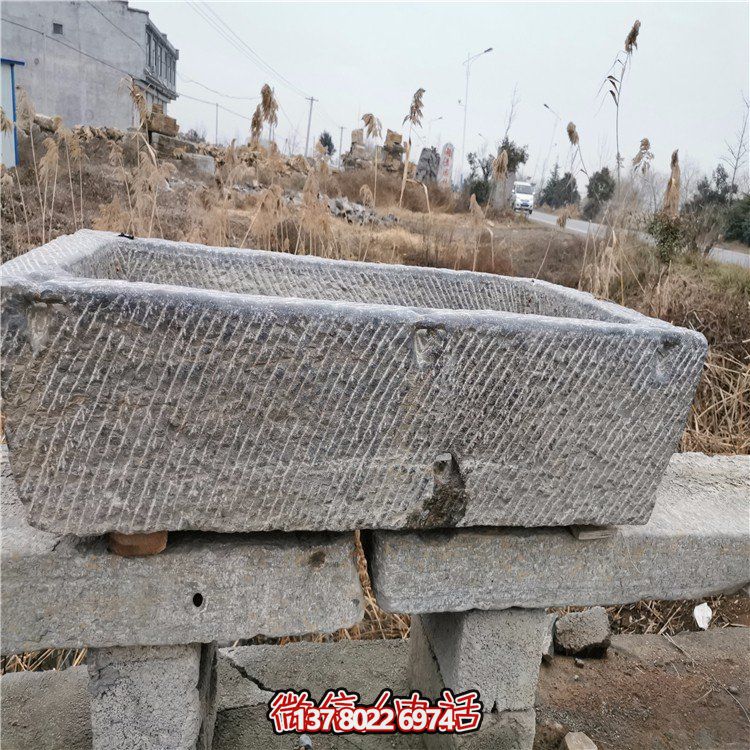 原石石槽，讓空間更加安靜祥和